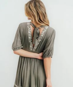 IL Santa Fe Embroidered Dress | Dusty Olive