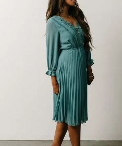 POL Brinley Pleated Dress | Blue Dresses