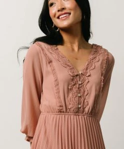 POL Dresses Brinley Pleated Dress | Dusty Mauve