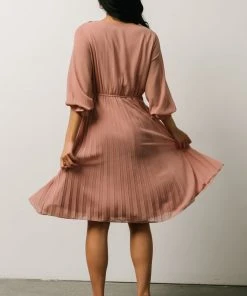 POL Dresses Brinley Pleated Dress | Dusty Mauve