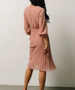 POL Dresses Brinley Pleated Dress | Dusty Mauve