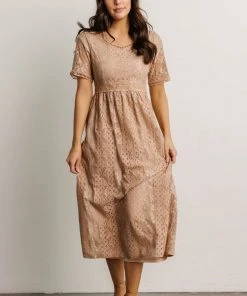 POL Dresses Kody Lace Dress | Sand