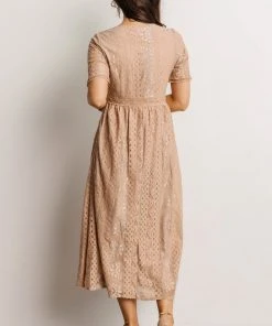 POL Dresses Kody Lace Dress | Sand