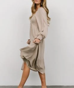 IL Dresses Lainey Smocked Dotted Midi Dress | Beige