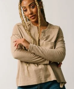 IL Mary Long Sleeve Pocket Top | Sand Tops