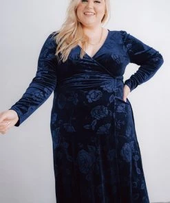 BB Custom Dresses Matthews Embossed Velvet Maxi Dress | Navy