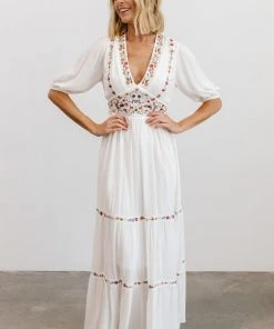 IL Santa Fe Embroidered Dress | White Dresses
