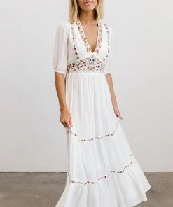 IL Santa Fe Embroidered Dress | White Dresses
