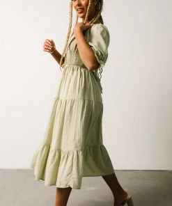POL Sariah Smocked Midi Dress | Light Green